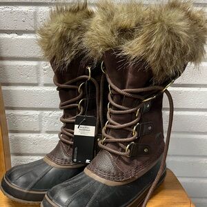 NWT Sorel Joan of Arctic Dark Eggplant Fur-Trimmed Winter Boots